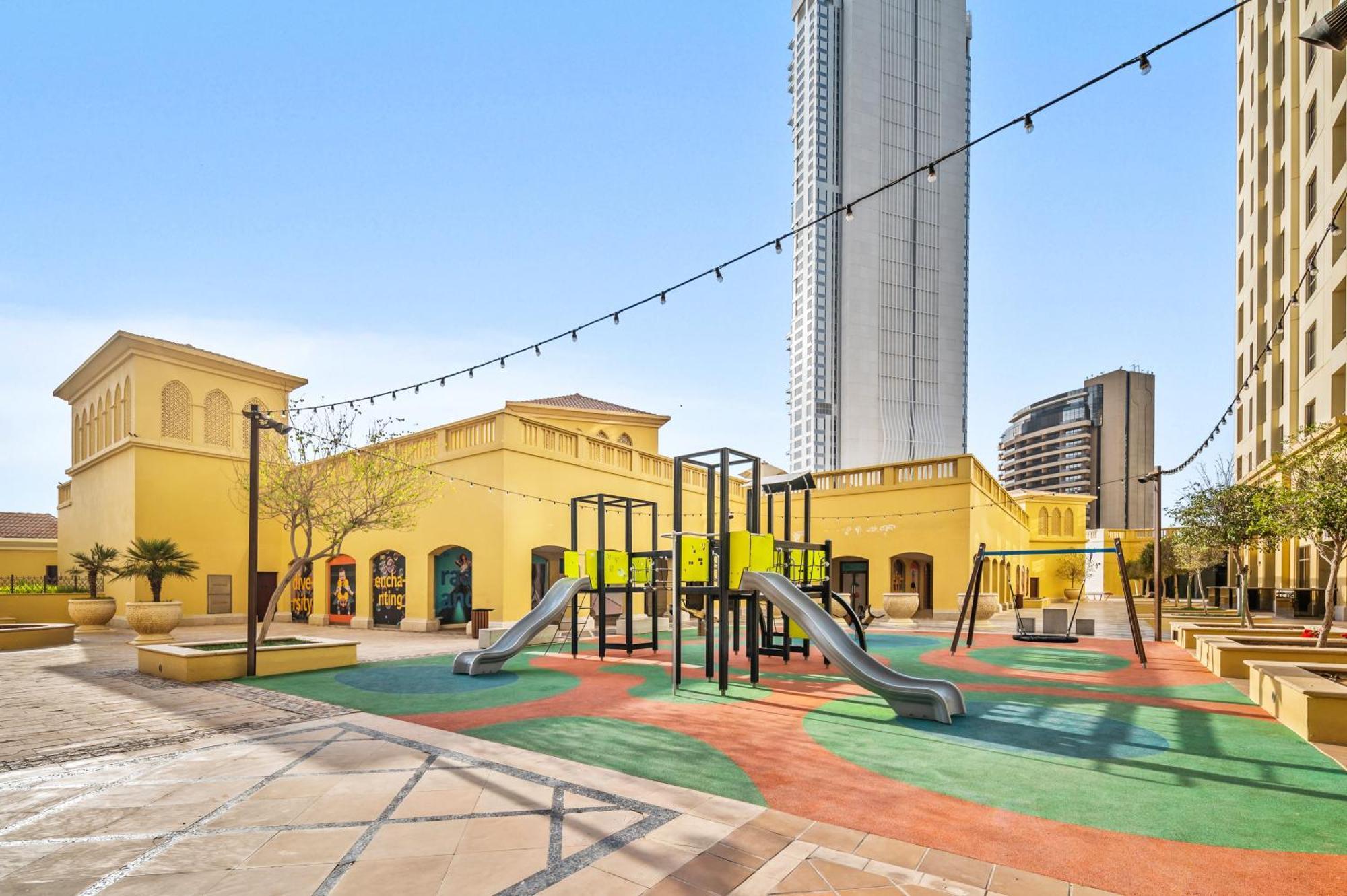 Lovely 2-Bed Condo In Jbr - 5 Mins From Beach - Palm View! Dubai Ngoại thất bức ảnh